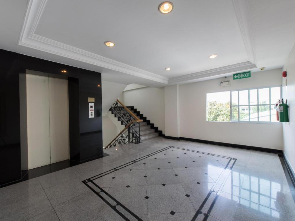 Romance Hotel Srinakarin Bangkok Zewnętrze zdjęcie